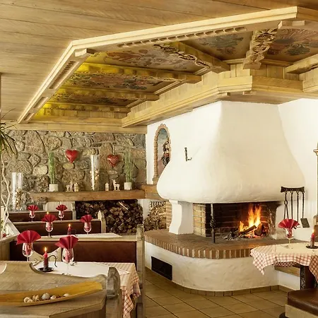 Отель Raffl's Лойташ